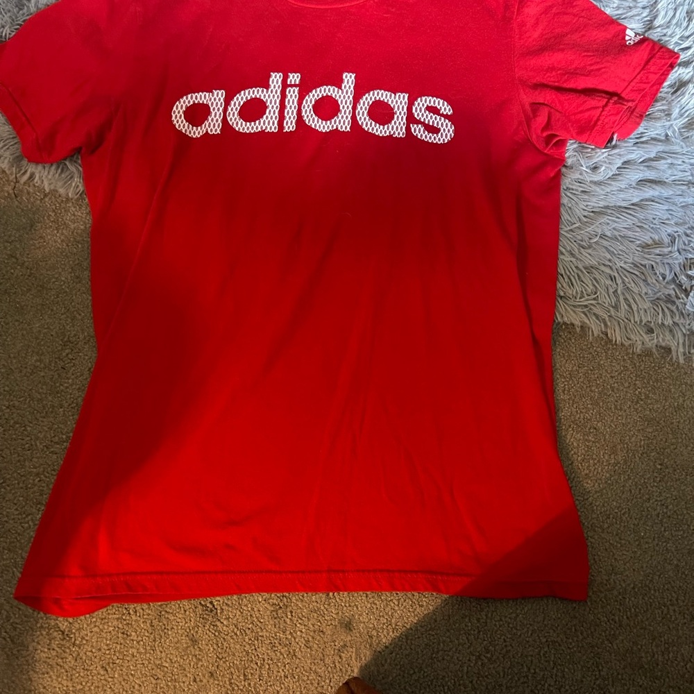 Adidas men’s T-shirt size medium, red and wonderful shape